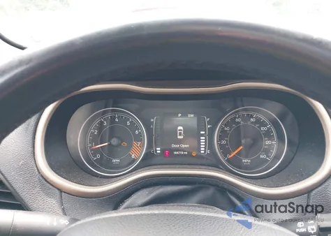 2015 Jeep Cherokee Latitude z USA, uszkodzony, nr VIN 1C4PJMCS6FW755434